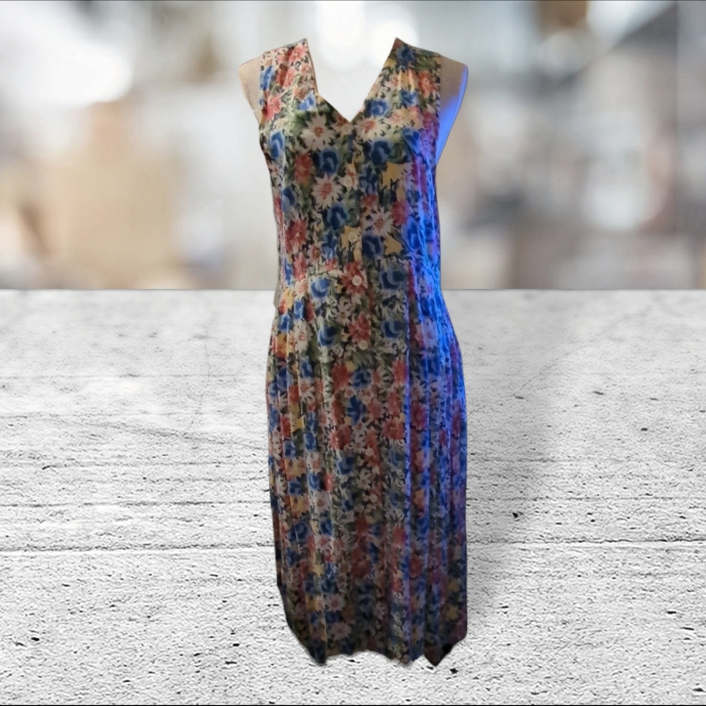 Vintage Capacity floral sleveless dress size M petite.